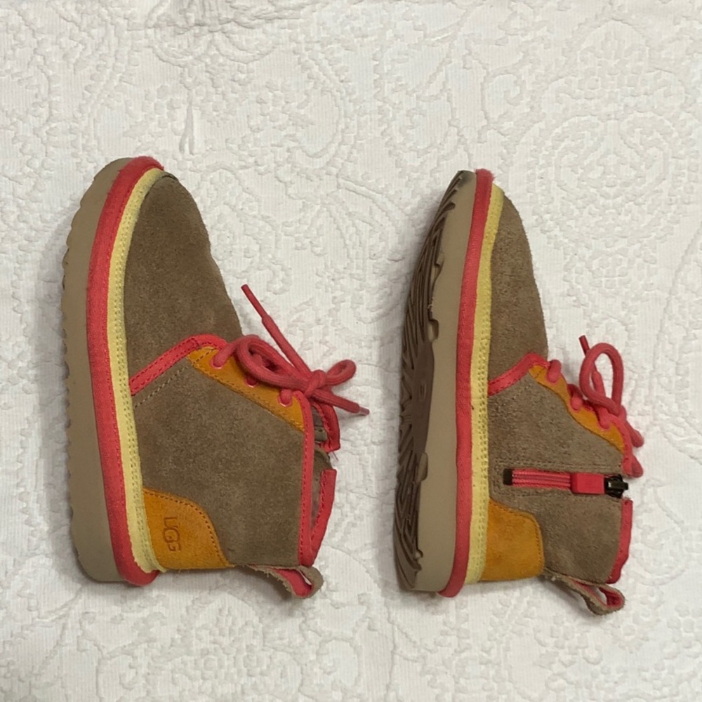 Kids Girls UGG Boots Size 11 Tan with Pink and Yellow Accents - Picture 5 of 11